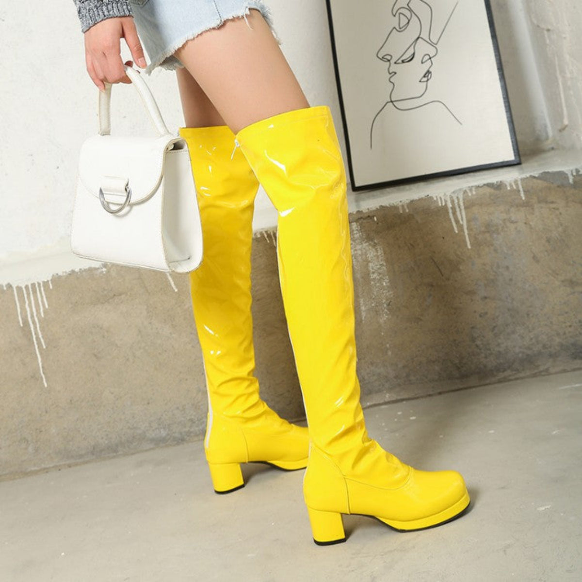 Bottes Cuissardes Jaunes Brillantes à Talon Carré - Glamour et Élégance - Jaune / 34