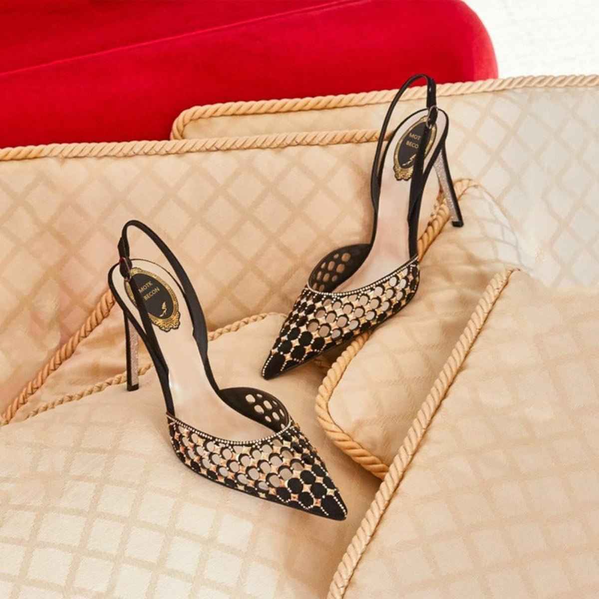 Sandales femme à bout pointu et talons fins