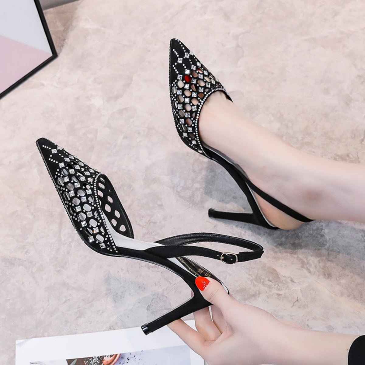 Sandales femme à bout pointu et talons fins